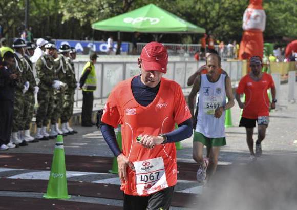 Esteban Jaramillo y Sebasti&#225;n Salazar - M&#225;s de 10 mil competidores se dieron cita en esta hist&#243;rica cita deportiva que se corr&#237;a en las modalidades de 5, 10, 21 y 42 kil&#243;metros.