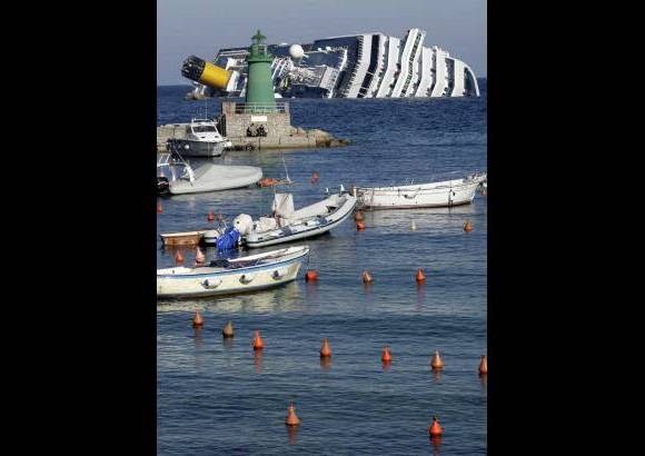 Reuters - El barco naufragado es el buque crucero Costa Concordia, la nave de pasajeros italiana m&#225;s grande.