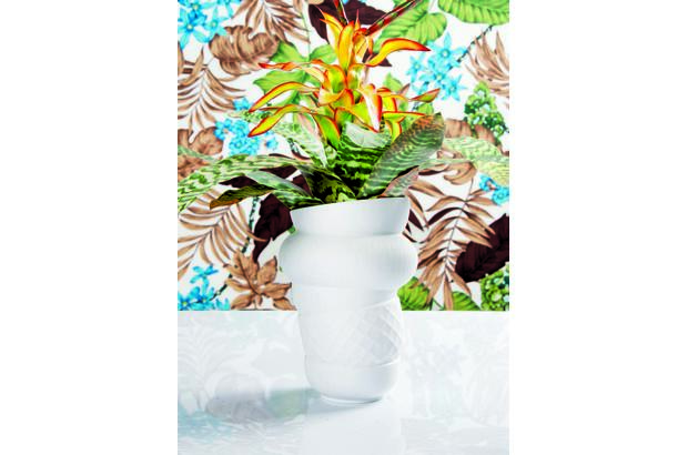 - Este florero encanta con su diseño de tazas apiladas, Beatriz Restrepo Bravo.