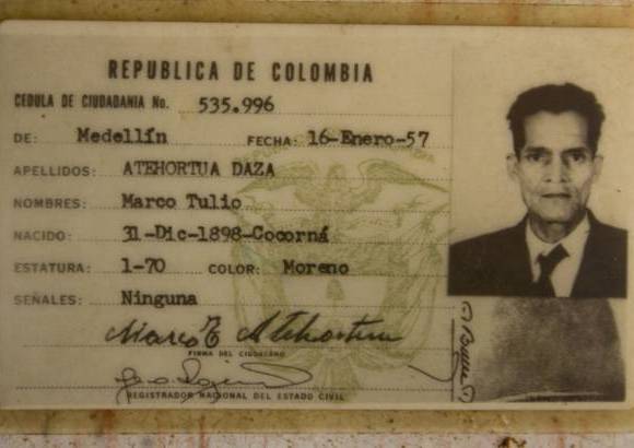 Esteban Vanegas - Esta vieja c&#233;dula certifica la edad de Marco Tulio, tal vez el hombre m&#225;s anciano de Colombia.