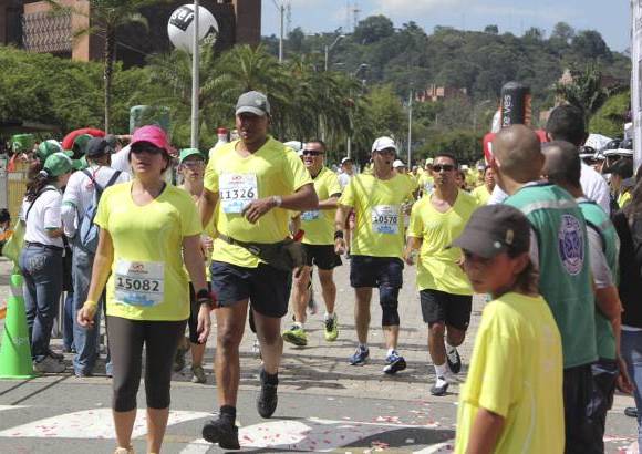 Esteban Jaramillo y Sebastián Salazar - Más de 10 mil competidores se dieron cita en esta histórica cita deportiva que se corría en las modalidades de 5, 10, 21 y 42 kilómetros.