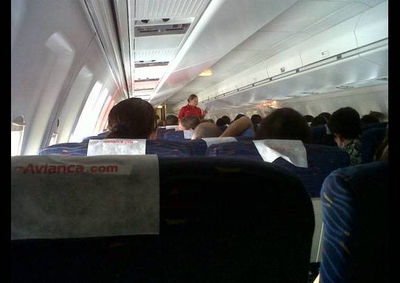 Juan José García Villegas - Rosa María Silgado, jefa de todas las auxiliares de vuelo de SAM, fue la encargada de atender a los últimos pasajeros de la aerolínea.