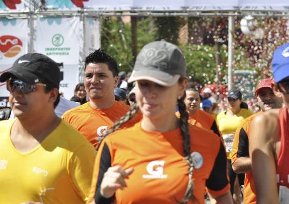 Esteban Jaramillo y Sebastián Salazar - Más de 10 mil competidores se dieron cita en esta histórica cita deportiva que se corría en las modalidades de 5, 10, 21 y 42 kilómetros