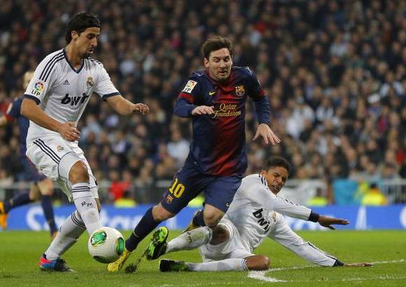 AP - José Mourinho recuperó la autoestima madridista y con un equipo plagado de lesiones puso la presión en el campo rival.