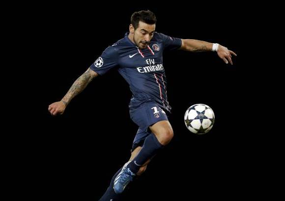 - Ezequiel Lavezzi es otro de los gauchos destacados en Europa. Lo hace con el París Saint Germain francés.