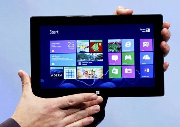 Reuters - Microsoft aprovechó el lanzamiento de Windows 8 para lanzar al mercado su propia tableta, llamada Surface.