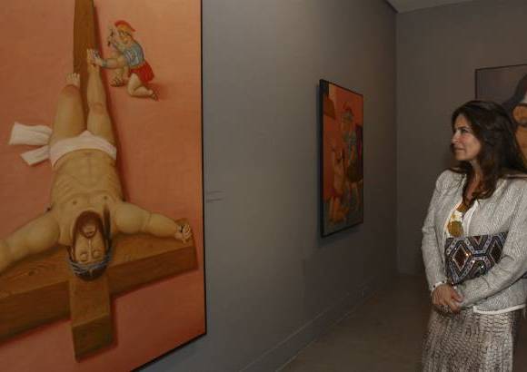 Fotos: Edwin Bustamante y C&#225;mara L&#250;cida. - Lina Botero, se detuvo a mirar la muestra. Ella fue la curadora de la retrospectiva que Bellas Artes le hizo a su pap&#225; en M&#233;xico.