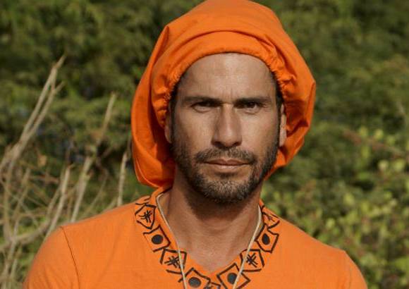 Cortes&#237;a Canal Caracol - Gregorio Pernia. 44 a&#241;os. C&#250;cuta. Actor. Con 21 hermanos su sue&#241;o fue ser actor y lo logr&#243;. Tiene 4 hijos con mujeres distintas. Le cautiv&#243; Desaf&#237;o &#193;frica el origen por el premio, la experiencia de estar en &#193;frica y la competencia. Le teme a su car&#225;cter explosivo y a la posibilidad de sufrir y pasar hambre.