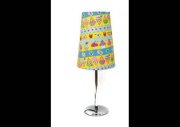 Dulce compañía - Al pie de la cama, las lámparas decorativas de mesa acompañan la noche de los pequeños. Coloridas, provocativas, románticas, muy creativas, son luces de ensueño.