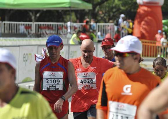 Esteban Jaramillo y Sebasti&#225;n Salazar - M&#225;s de 10 mil competidores se dieron cita en esta hist&#243;rica cita deportiva que se corr&#237;a en las modalidades de 5, 10, 21 y 42 kil&#243;metros.