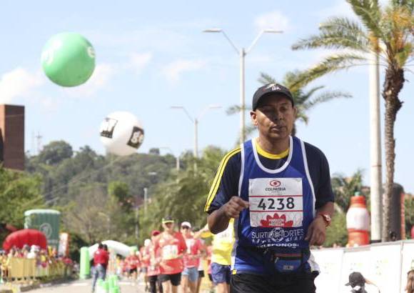 Esteban Jaramillo y Sebasti&#225;n Salazar - M&#225;s de 10 mil competidores se dieron cita en esta hist&#243;rica cita deportiva que se corr&#237;a en las modalidades de 5, 10, 21 y 42 kil&#243;metros.