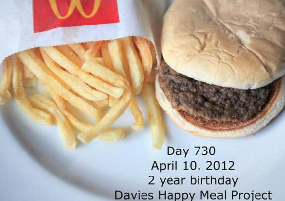 Foto cortes&#237;a - El conocido como &quot;Happy Meal Project&quot;, en honor al men&#250; infantil que vende McDonald&#39;s en todo el mundo, cuenta ya con centenares de fotograf&#237;as que pueden verse en su p&#225;gina web as&#237; como en sus cuentas de Facebook y Flickr, donde ha llegado a ser un fen&#243;meno viral.
