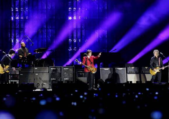 Reuters - El m&#250;sico interpret&#243; otros cl&#225;sicos como Yesterday, Hey Jude, Daytripper, Helter Skelter, y Golden Slumbers.