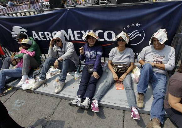 Reuters - En su visita a M&#233;xico, McCartney ofreci&#243; un concierto en la ciudad de Guadalajara el s&#225;bado y uno el martes en el Estadio Azteca, donde congreg&#243; a 60.000 personas.