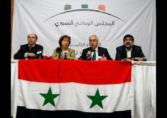 AP - Un grupo de opositores sirios han hecho el intento por conformar un frente unido contra el régimen del Presidente Bashar Al-Assad.
