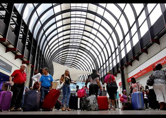 Julio C&#233;sar Herrera - En el aeropuerto Jos&#233; Mar&#237;a C&#243;rdova no se han presentado congestiones y el itinerario se cumple como estaba previsto.