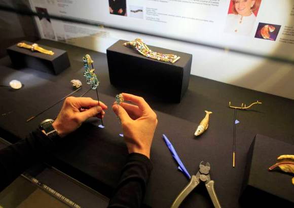 Reuters - Finos y delicados accesorios lucieron las modelos.