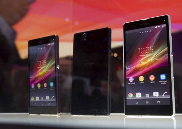Reuters - Sony presentó en sociedad su línea Xperia Z smartphones.