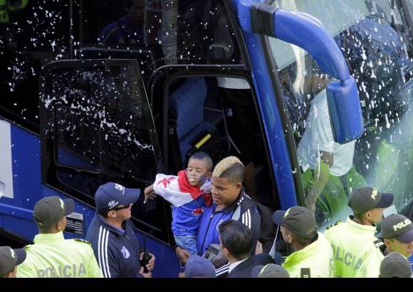 Colprensa - Millonarios alcanz&#243; la estrella 14 al superar en la gran final de la Liga Postob&#243;n II-2012 al Independiente Medell&#237;n. Dram&#225;tica definici&#243;n desde los penaltis despu&#233;s de empatar 0-0 en la ida y 1-1 este domingo.