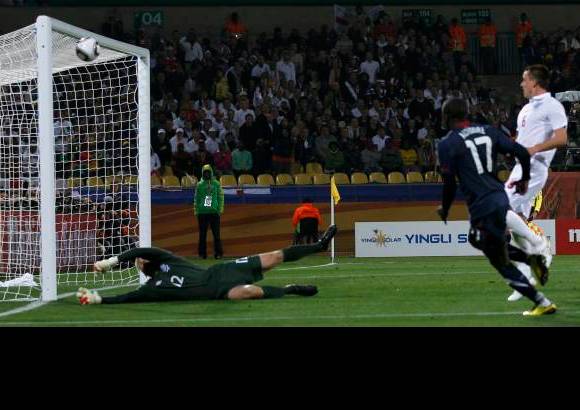 Reuters - Inglaterra se medir&#225; ante Argelia el 18 de junio en su pr&#243;ximo partido, mientras que Estados Unidos jugar&#225; con Eslovenia el mismo d&#237;a.