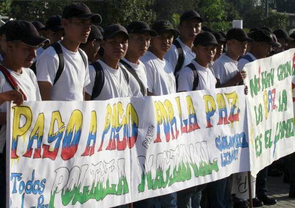 Colprensa - Los militares también apoyaron el proceso de paz que se adelanta en La Habana, Cuba.