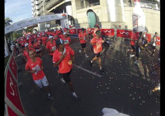 Esteban Jaramillo y Sebastián Salazar - Más de 10 mil competidores se dieron cita en esta histórica cita deportiva que se corría en las modalidades de 5, 10, 21 y 42 kilómetros.