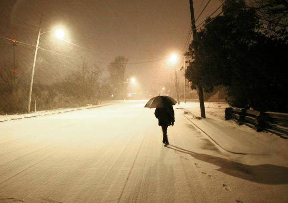 - En Mississippi, se inform&#243; de dos muertes en accidentes de tr&#225;nsito relacionados con el clima. Delta cancel&#243; cerca de 2.200 vuelos entre el martes y el mi&#233;rcoles, la mayor&#237;a de ellos en Atlanta.