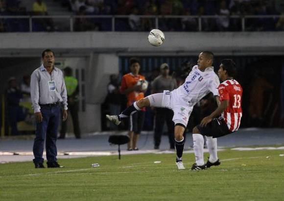 Colprensa - Caldas pag&#243; caro los cambios que hizo su t&#233;cnico, Pompilio P&#225;ez. Tras un c&#243;modo 2-0, el equipo se vino a menos y termin&#243; perdiendo 3-2.