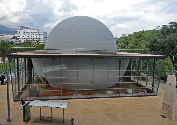 FOTO EL COLOMBIANO - El Planetario de Medellín Jesus Emilio Ramírez González ofrece un escenario a la altura de los más modernos del mundo, dedicado a la labor científica y educativa de la ciudad. Está integrado a la mayor zona lúdica, tecnológica y científica de la capital antioqueña.