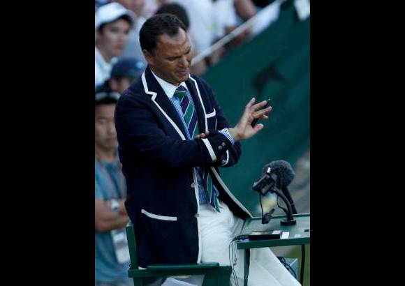 Reuters - Todas las cifras han sido sorprendentes: jugaron 881 puntos, 612 de ellos en el quinto set. Isner hizo 98 saques as; Mahut, 95.