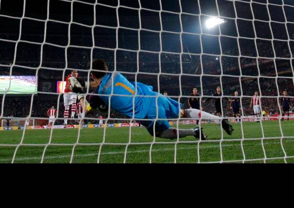 AP - Casillas fue una de las figuras del conjunto espa&#241;ol.