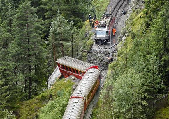 AFP - El tren es operado por la empresa Rhaetische Bahn, la cual tiene una red de rutas estrechas en el monta&#241;oso sureste suizo popular entre los turistas.