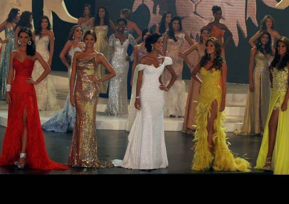 Manuel Saldarriaga, enviado especial - Las cinco finalistas fueron las grandes favoritas desde el principio. El jurado se inclin&#243;, seg&#250;n dijo, por mujeres elegantes, con clase, armiosas e inteligentes.