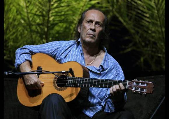 Reuters - A comienzos de la d&#233;cada de los 70, Paco de Luc&#237;a forj&#243; un estilo personal e innovador que lo hizo un referente mundial de la m&#250;sica flamenca y de la guitarra en general.