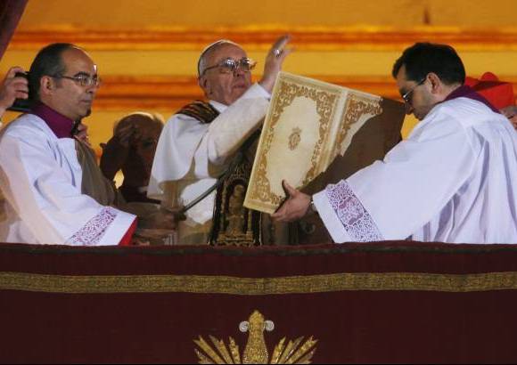 AP - El nombre adoptado por el sucesor de Benedicto XVI no solo significa una preferencia, tambi&#233;n pude ser una &quot;indicaci&#243;n&quot; de c&#243;mo ser&#225; su pontificado.