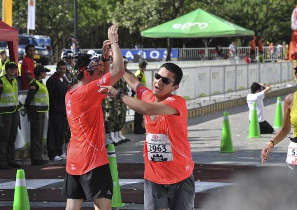 Esteban Jaramillo y Sebasti&#225;n Salazar - M&#225;s de 10 mil competidores se dieron cita en esta hist&#243;rica cita deportiva que se corr&#237;a en las modalidades de 5, 10, 21 y 42 kil&#243;metros.