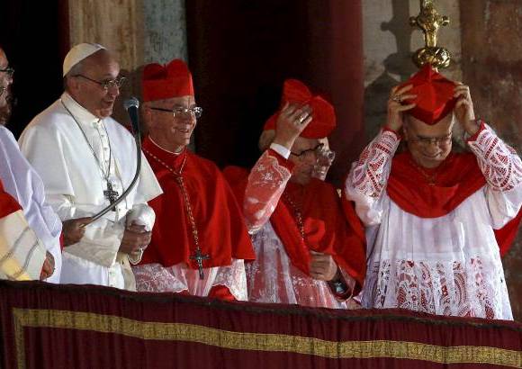 REUTERS - Pero el 31 de diciembre del a&#241;o 532 fue elegido papa Mercurio el romano. Mercurio era nombre pagano, por lo que el nuevo pont&#237;fice cambi&#243; de nombre y se llam&#243; Juan II, en honor de su predecesor Juan I.