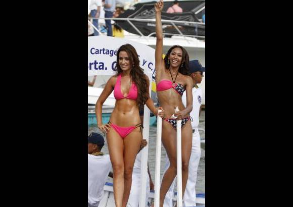 Colprensa - En este tradicional evento, las candidatas recorrieron la bahía de Cartagena, acompañadas de los cadetes de la Escuela Naval. La cita final fue en el Club Naval, donde las candidatas desfilaron en un acto de carácter benéfico para la Acción Social Naval.