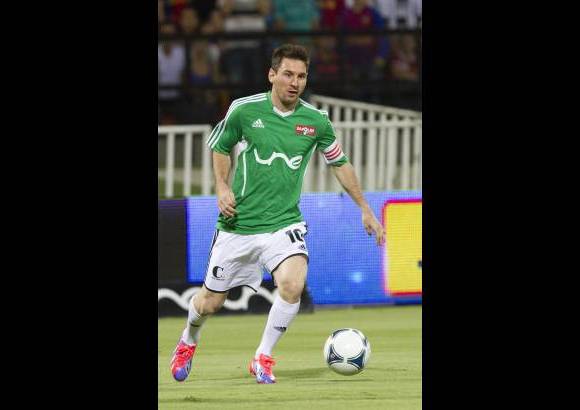 Edwin Bustamante - El mejor jugador del mundo, Lionel Messi, deleit&#243; junto a sus amigos a todos los asistentes al estadio Atanasio Girardot que disfrutaron de un espect&#225;culo lleno de f&#250;tbol y goles.