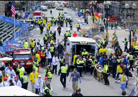 AP - En la maratón de Boston, la competencia de este tipo más grande de Estados Unidos se registraron dos explosiones cerca de la línea de meta.