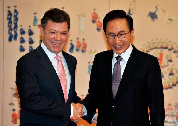 - El presidente de la Rep&#250;blica, Juan Manuel Santos y su hom&#243;logo de Corea del Sur, Lee Myung-Bak, hicieron un repaso al avance de las negociaciones con el Tratado de Libre Comercio (TLC).