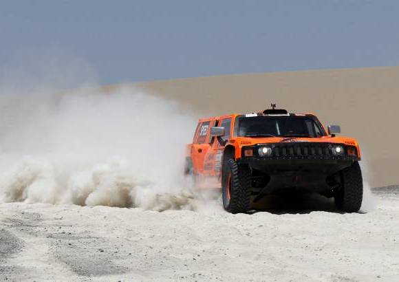 Reuters - El noruego Pal Anders Ullevalseter (KTM) ganó la última etapa en motos y el estadounidense Robby Gordon (Hummer) hizo lo mismo en autos.