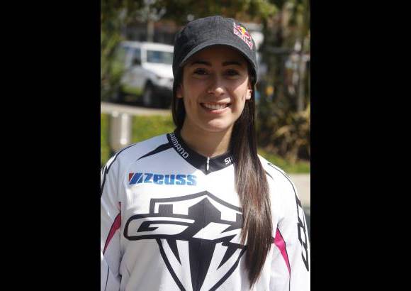 Julio C&#233;sar Herrera - Mariana Paj&#243;n se roba todas las miradas.