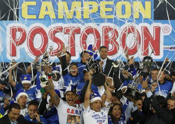 Reuters - Millonarios alcanz&#243; la estrella 14 al superar en la gran final de la Liga Postob&#243;n II-2012 al Independiente Medell&#237;n. Dram&#225;tica definici&#243;n desde los penaltis despu&#233;s de empatar 0-0 en la ida y 1-1 este domingo.