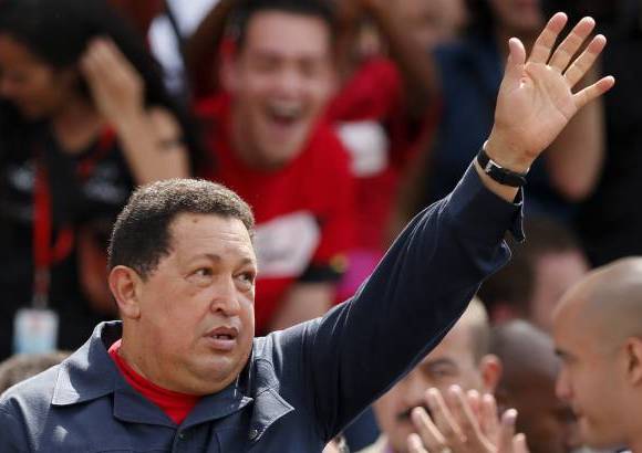 Reuters - Ch&#225;vez estuvo acompa&#241;ado por sus hijas Rosa y Mar&#237;a Gabriela, as&#237; como de sus nietos.