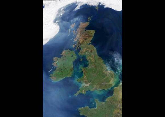 Reuters - Imagen satelital del Reino Unido, en un d&#237;a sin nubes.