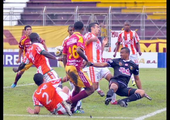 Colprensa - Los paisas sorprendieron a Tolima y revirtieron el marcador adverso. Al final 2-1 a favor de Envigado.