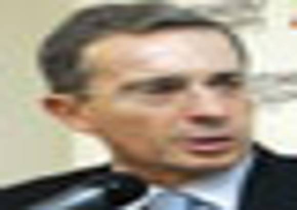 Cortes&#237;a SP - El presidente Uribe pidi&#243; derrotar la abstenci&#243;n.
