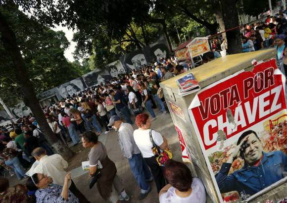 Reuters - Los colegios electorales abrieron este domingo sus puertas para que alrededor de 19 millones de venezolanos participen en las elecciones presidenciales.
