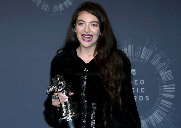 Reuters - Lorde gan&#243; el premio al mejor video de rock por &quot;Royals&quot;,